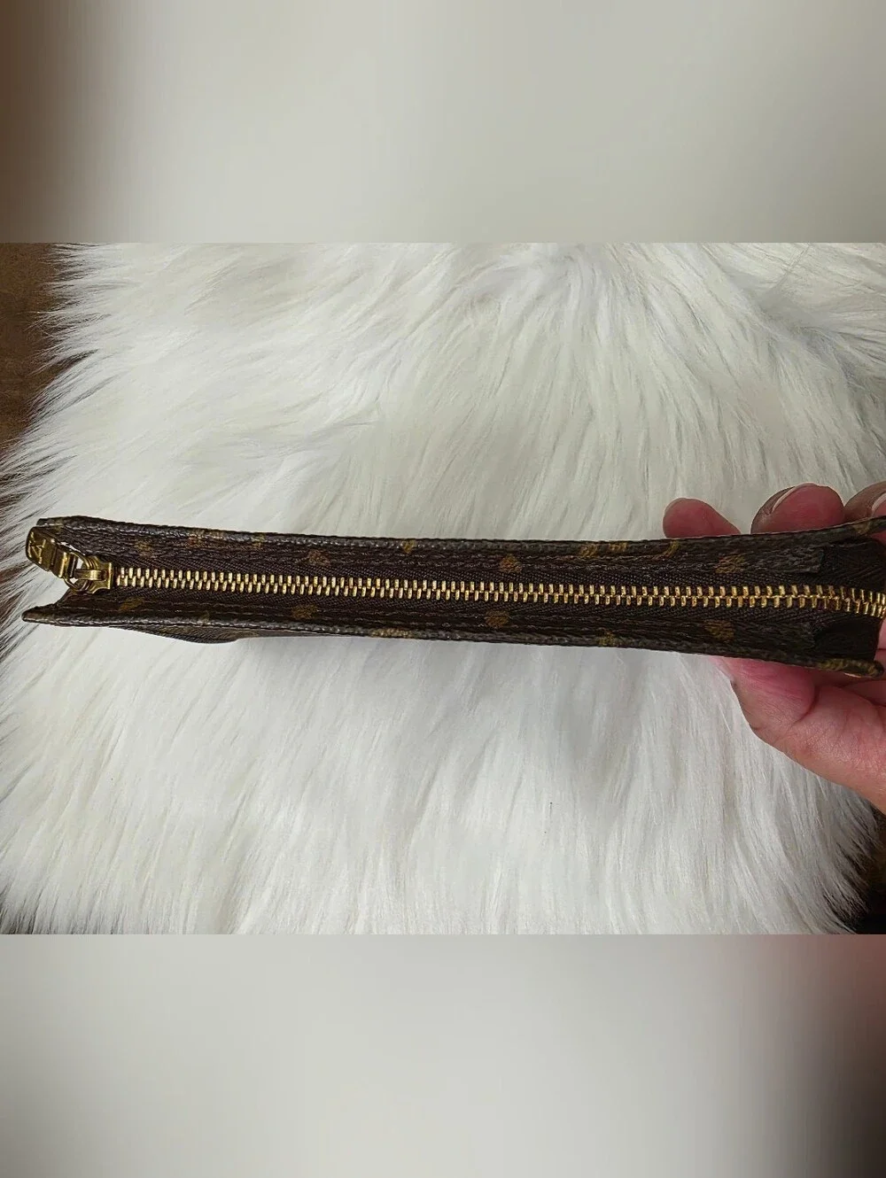 Louis Vuitton Bucket Bag Pochette